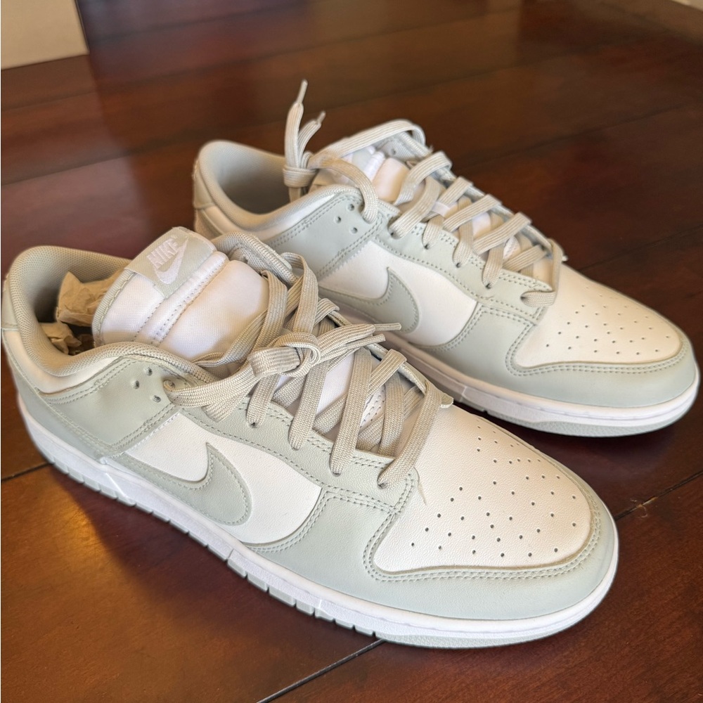 Nike Men’s Dunk Low Retro Sneakers in Grey Fog and White NWT